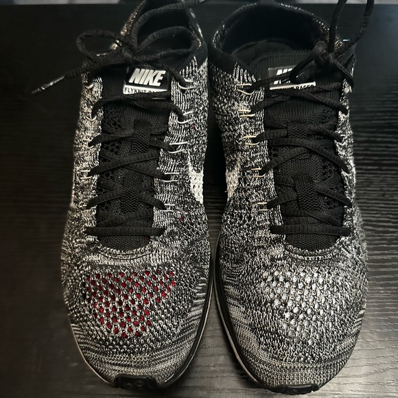 Nike Flyknit Racer Oreo - Picture 5 of 6